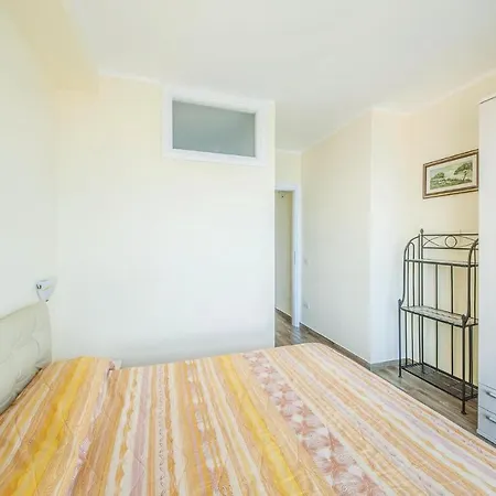 Apartment Miramare *